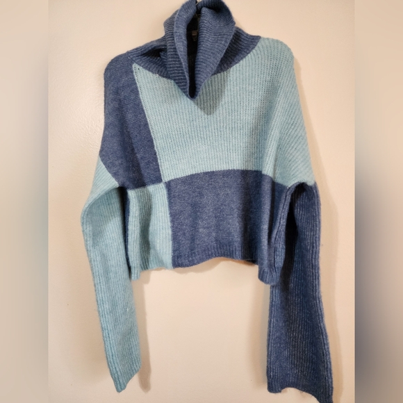 wild fable Sweaters - Colorblock Turtleneck Sweater - Blue and Light Blue